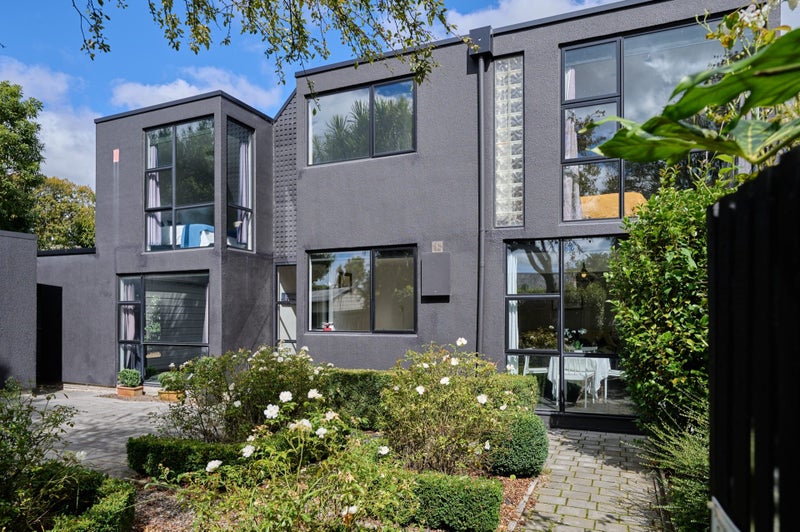 28 Hassals Lane, Waltham, Christchurch - Carousel 1
