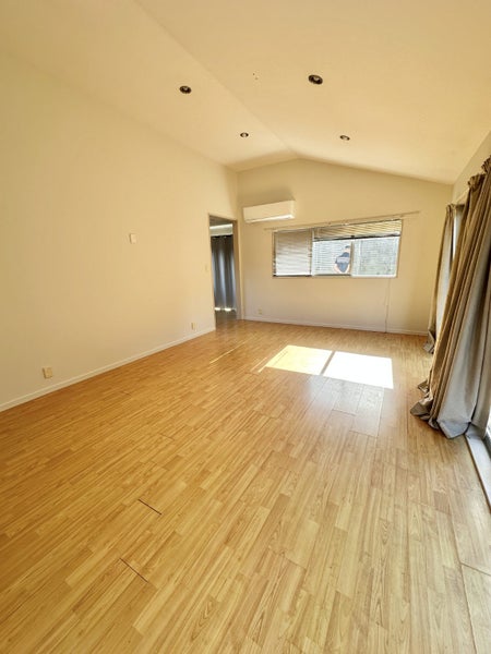 10A Olwyn Place, Greenhithe, Auckland - Carousel 1