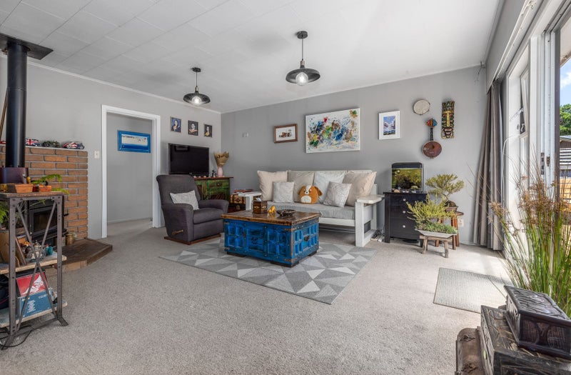 5 Puriri Road, Waikanae - Carousel 2