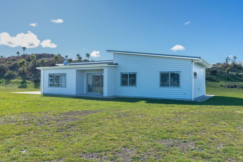 14 Kanuka Drive, Waitārere, Levin - Carousel 1