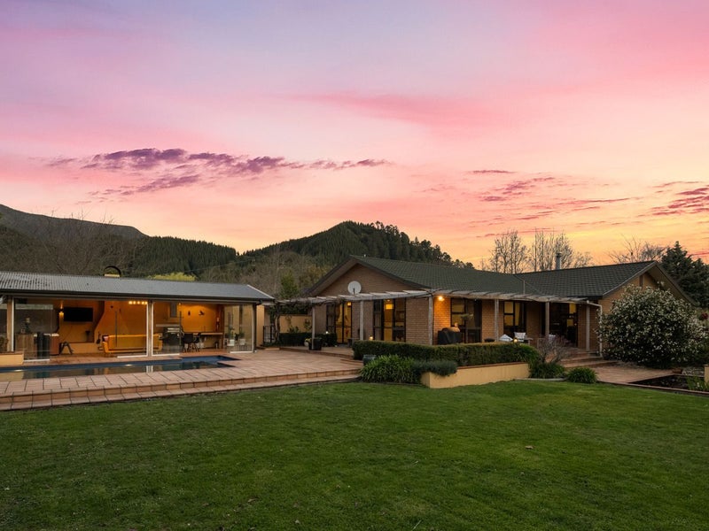 573 State Highway 1, Blenheim - Carousel 1