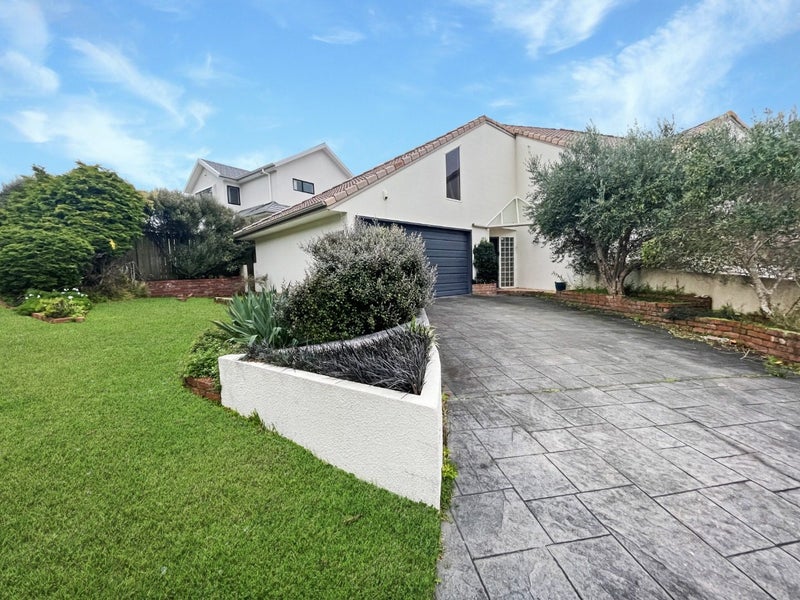 18 Myers Grove, Churton Park, Wellington - Carousel 1