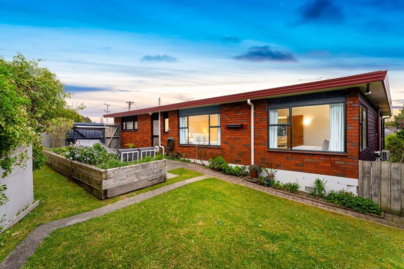 1/2 Kowhai Road, Campbells Bay, Auckland - Carousel 11