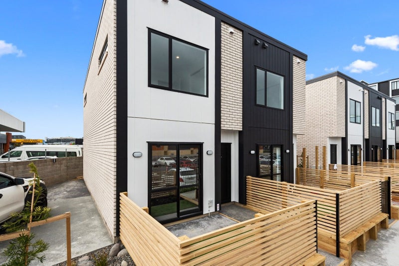 1/1 Vialou Street, Hamilton Central, Hamilton - Carousel 1