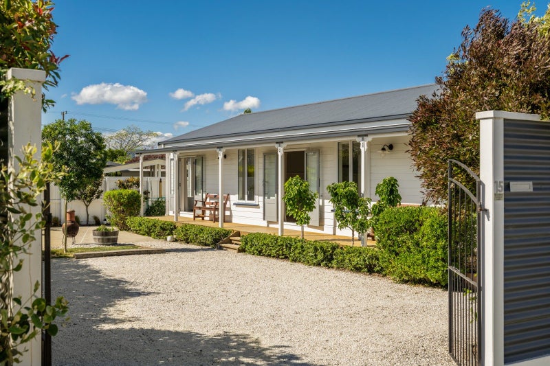 15 Kirk Street, Renwick - Carousel 1