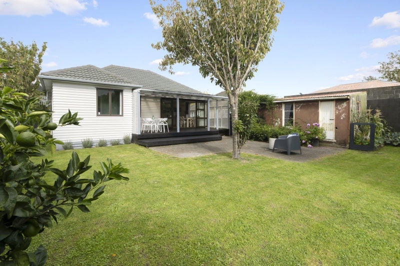 154 Oxford Terrace, Epuni, Lower Hutt - Carousel 1