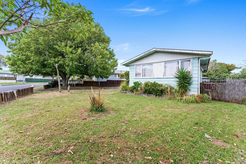 8 Winiata Terrace, Papakura - Carousel 2