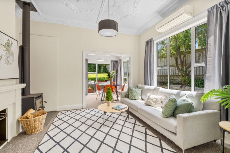 15 Oakland Street, Andersons Bay, Dunedin - Carousel 2