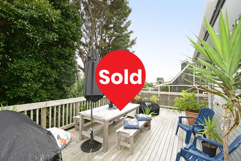 23 Cumberland Street, Leigh, Leigh - Carousel 1