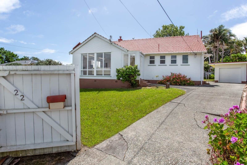 22 Fraser Road, Narrow Neck, Auckland - Carousel 1