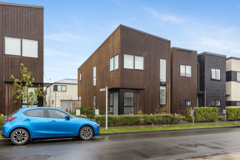 94 Mangahoe Road, Mount Wellington, Auckland - Carousel 1