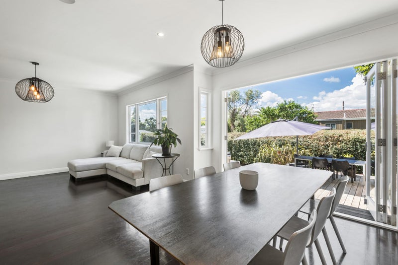 64 Lloyd Avenue, Mount Albert, Auckland - Carousel 2