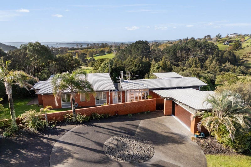 15 Tudor Park Drive, Whitford, Manukau City, Auckland - Carousel 1