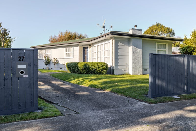 27 Apollo Parade, Milson, Palmerston North - Carousel 1