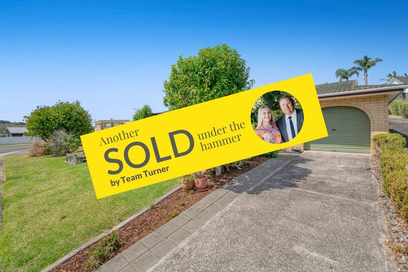 2/4 Eagle Place, Red Beach, Red Beach - Carousel 1