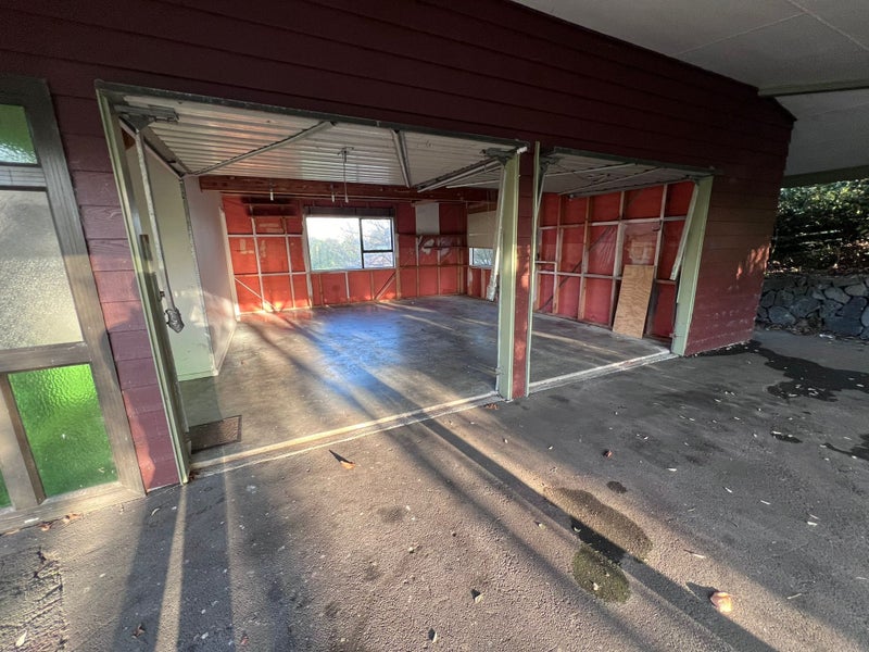 285 Point View Drive, Shamrock Park, Auckland - Carousel 2