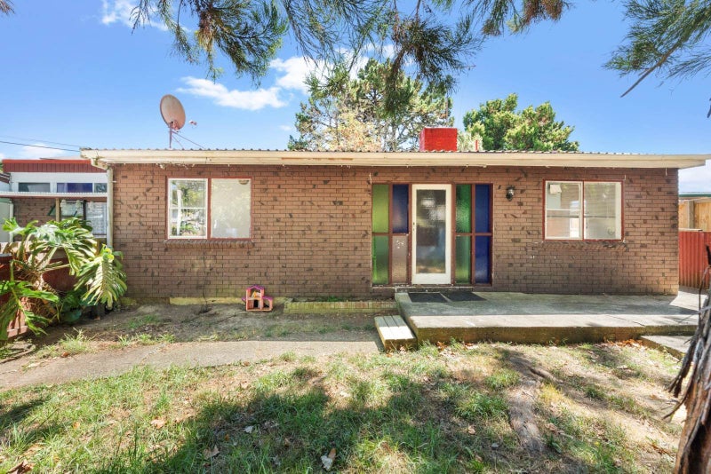 99 Seabrook Avenue, New Lynn, Waitakere City, Auckland - Carousel 2