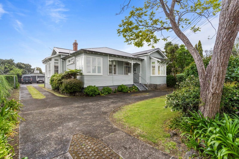 83 Taylors Road, Mount Albert, Auckland - Carousel 1
