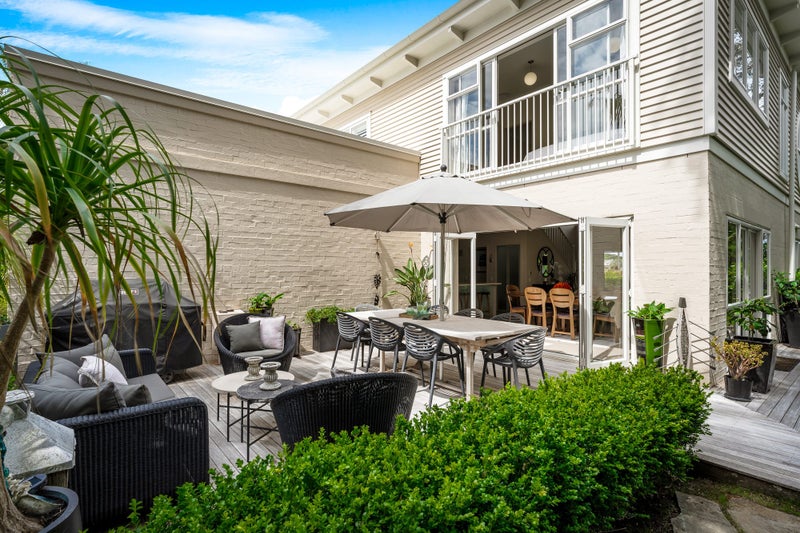 6 Puriri Boulevard, Orewa, Orewa - Carousel 1