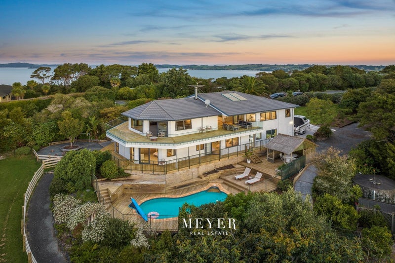 2 Kauri Drive, Sandspit, Warkworth - Carousel 2