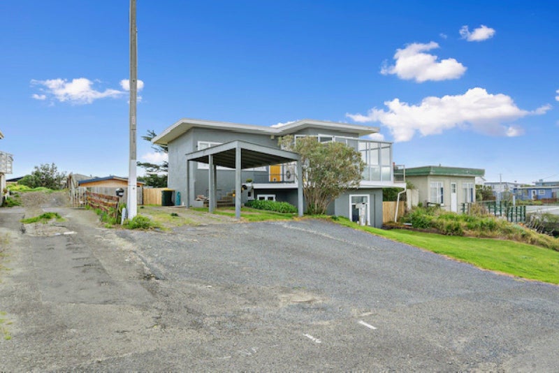 22 Nelson Street, Foxton Beach, Foxton - Carousel 1