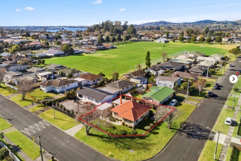 2 Pemberton Crescent, Greerton, Tauranga, Bay Of Plenty - Carousel 14
