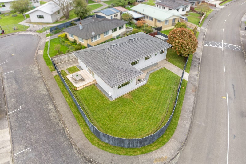 2 Mitre Grove, Trentham, Upper Hutt - Carousel 2