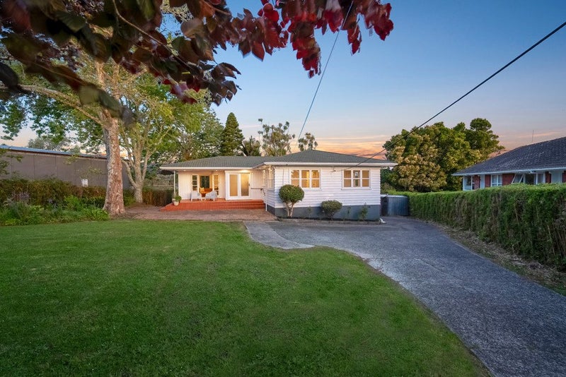 16 Eversleigh Road, Belmont, Auckland - Carousel 1