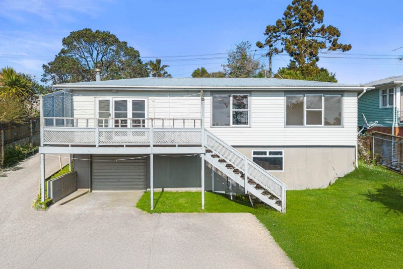 1/543 East Coast Road, Browns Bay, Auckland - Carousel 1