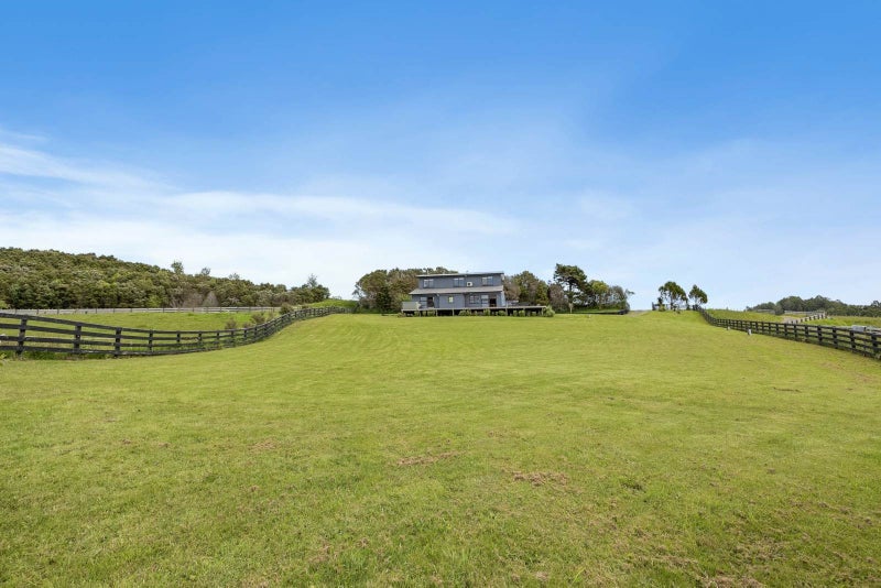 525 Valley Road, Kaiwaka - Carousel 24