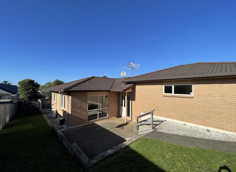 35 Chesterfield Way, Orewa, Orewa - Carousel 2