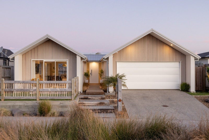 55 TE HOU HOU CRESCENT, Papamoa, Papamoa - Carousel 1