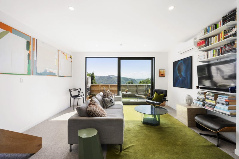 5/52 High Street, Island Bay, Wellington - Carousel 1