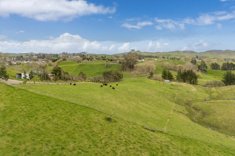 9 Tiffen Lane, WAIPAWA, WAIPAWA - Carousel 2