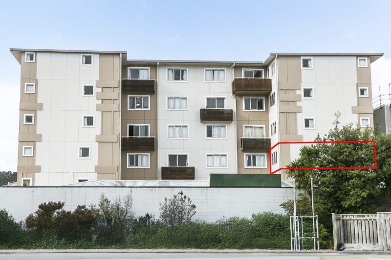 314/12 Martin Square, Te Aro, Wellington - Carousel 2