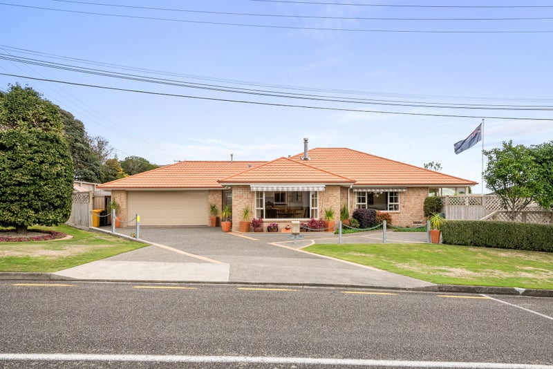 18 Hira Street, Waikanae - Carousel 1