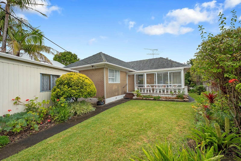 12 Sinclair Street, Devonport, Auckland - Carousel 1