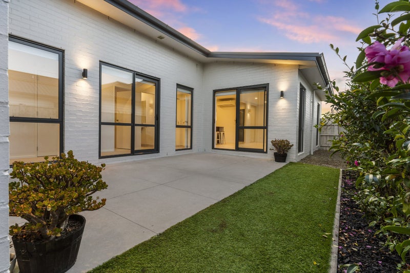 76 Te Napi Drive, Conifer Grove, Papakura, Auckland - Carousel 2