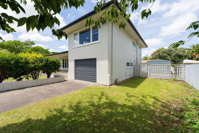 2 Squires Place, Awapuni, Palmerston North - Carousel 1