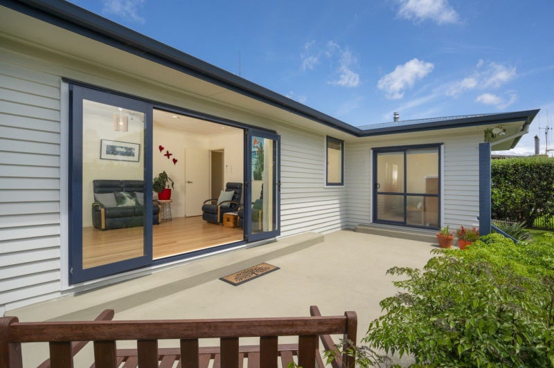 10 Seaforth Grove, Greerton, Tauranga - Carousel 2
