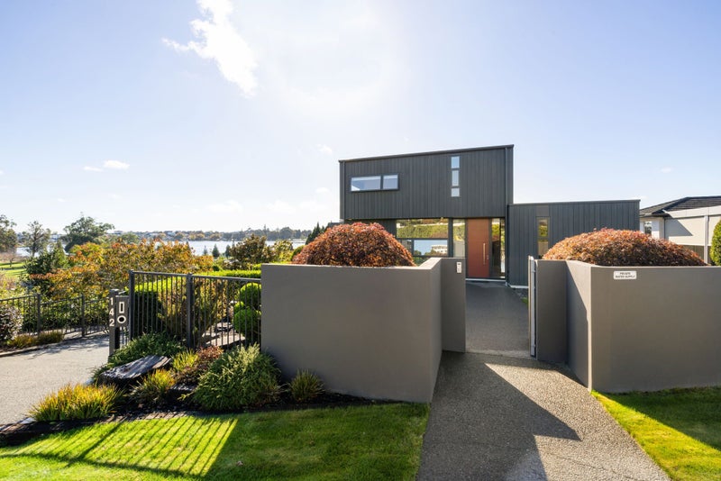 142 Lake Crescent, Hamilton Lake, Hamilton - Carousel 2