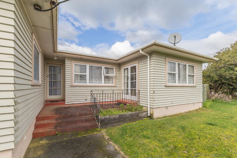 2 Ferguson Street, Levin, Levin - Carousel 16
