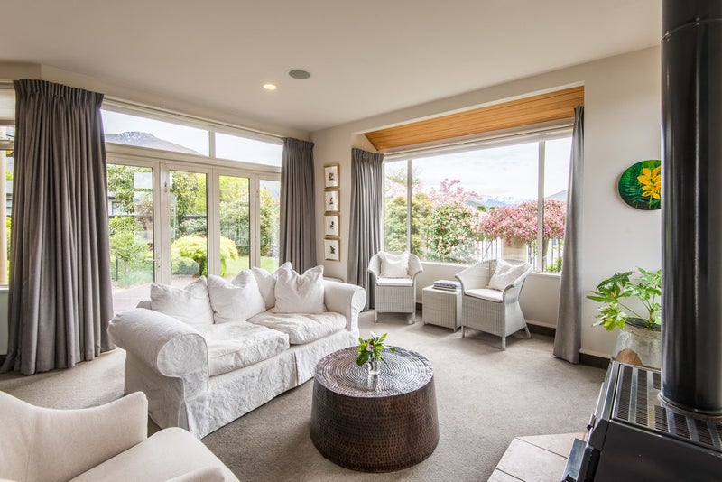 2 Oakwood Place, Wanaka - Carousel 2