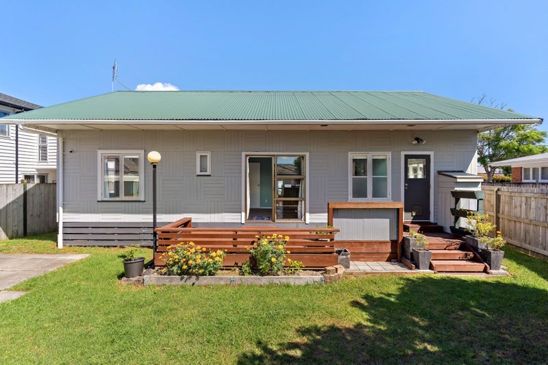 56 Gloucester Road, Manurewa, Manukau City, Auckland - Carousel 1