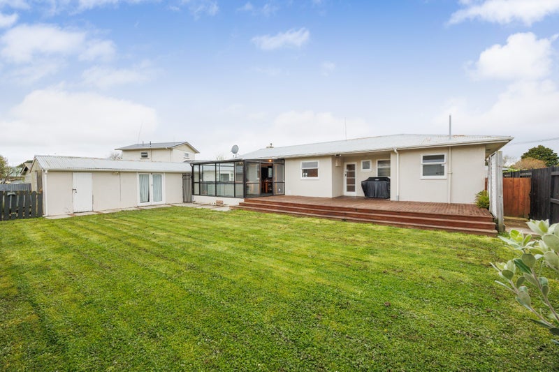 8 Hurley Place, Awapuni, Palmerston North - Carousel 2
