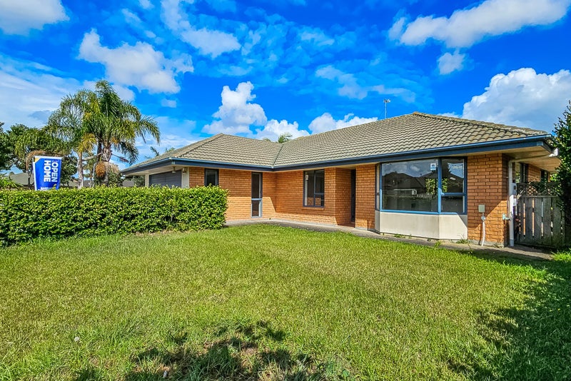 10 Frank Bunce Grove, Flat Bush, Auckland - Carousel 1