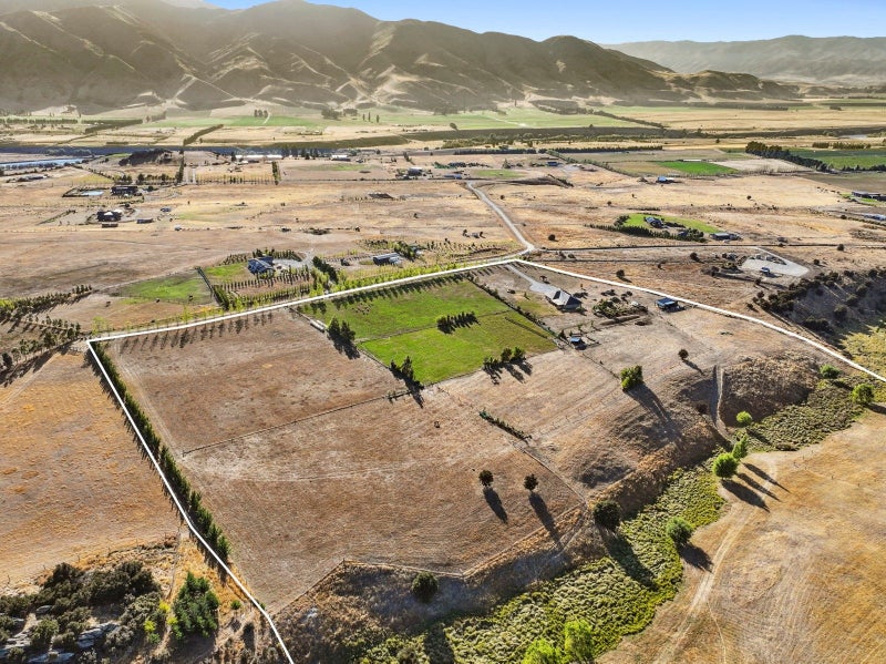 55 Totara Place, Queensberry, Cromwell - Carousel 2