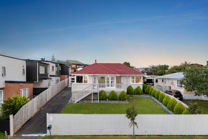 9 Rangitiki Crescent, Lynfield, Auckland - Carousel 2