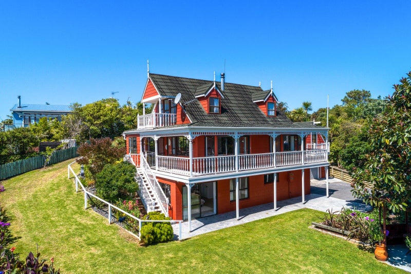 15 Matapana Road, Palm Beach, Waiheke Island - Carousel 2