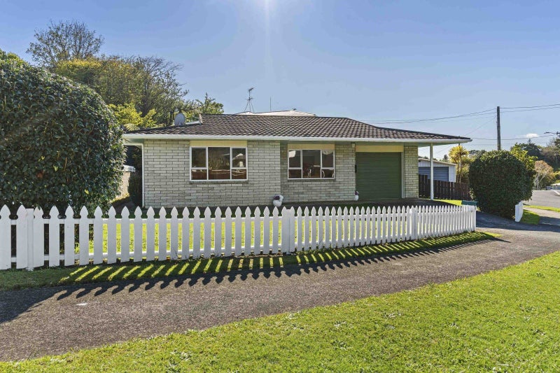 20 Kenmore Street, Westown, New Plymouth - Carousel 1
